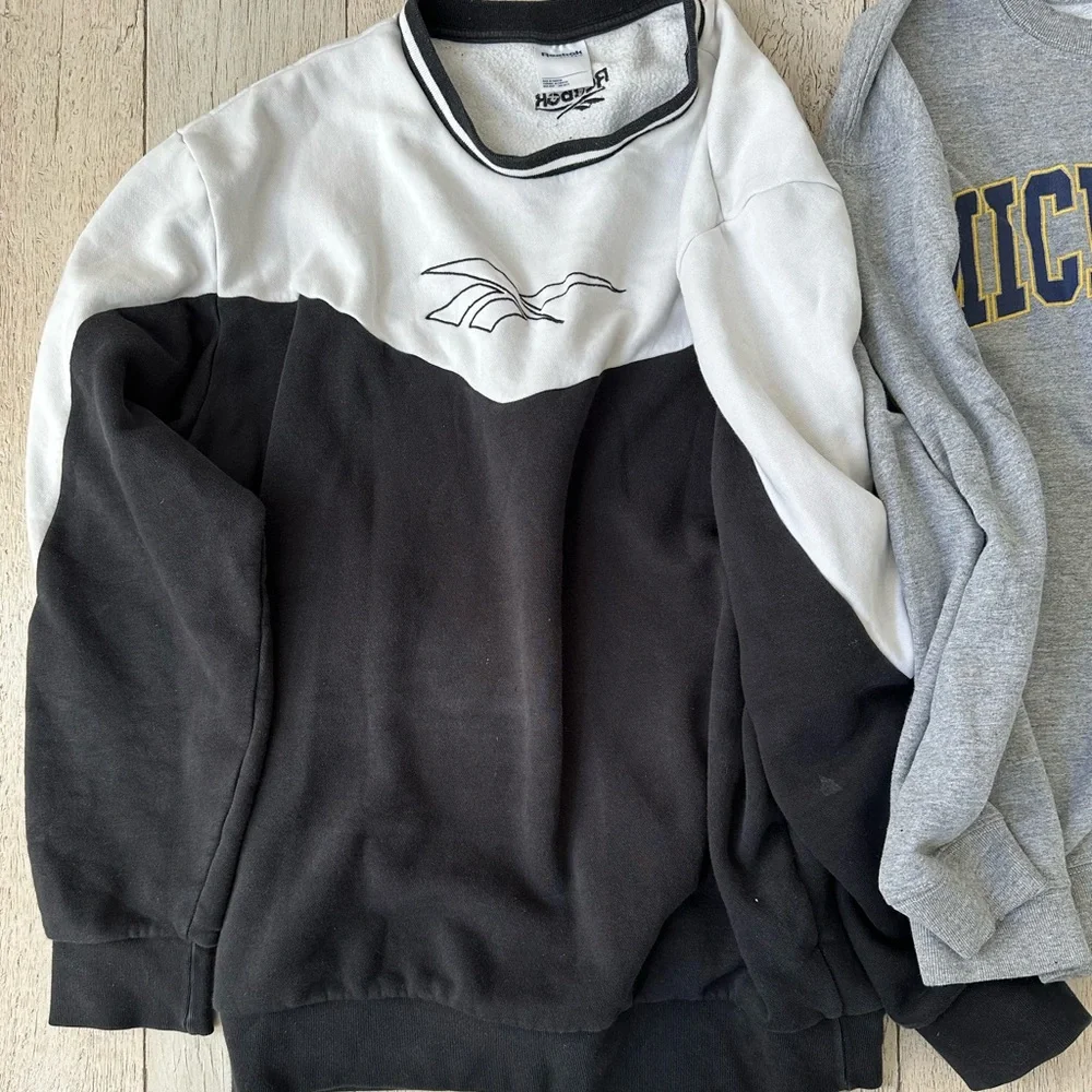 Reebok Classic Black and White Sweatshirt